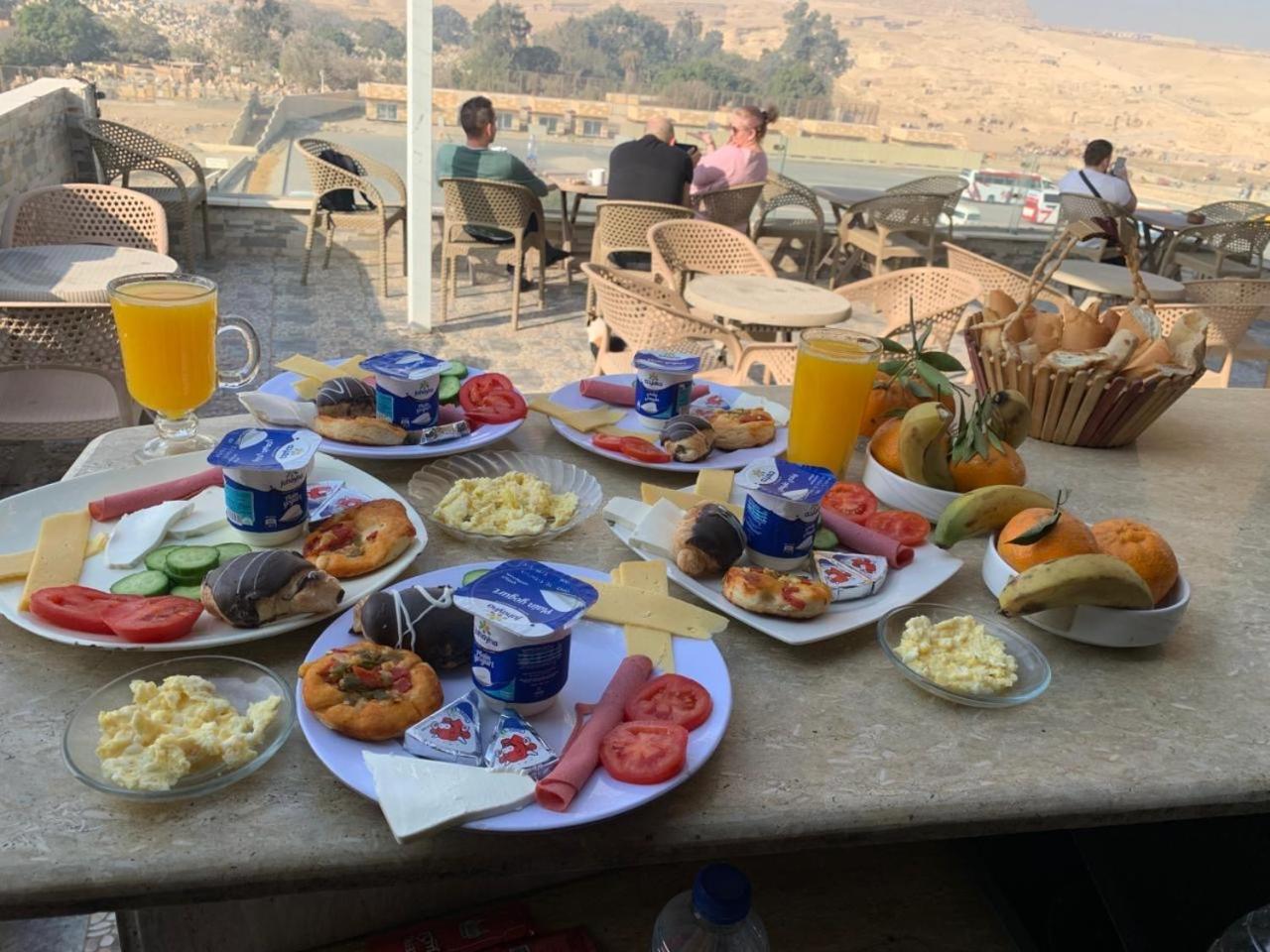 Tut Pyramids View Ξενοδοχείο Kafret el-Gabal Εξωτερικό φωτογραφία